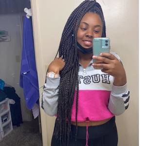 Meet your Posher, Akiah